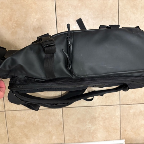 WANDRD PRVKE 31 Camera Backpack – Waterproof Black, Camera Cube Included - Picture 7 of 12